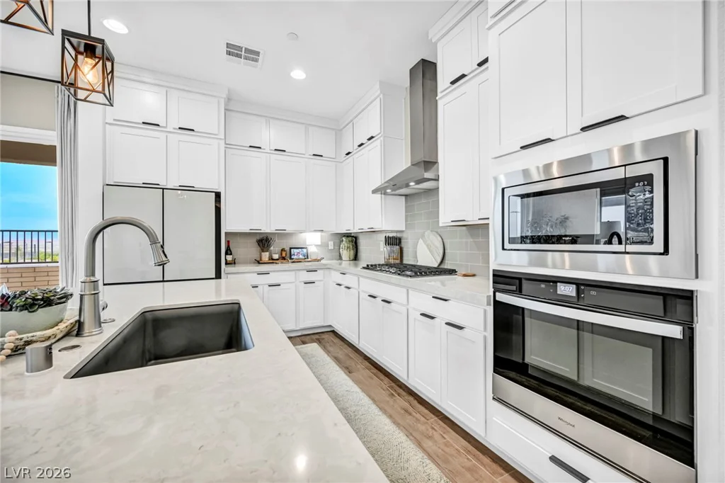 140 Royal Cascade, Henderson, NV 89011