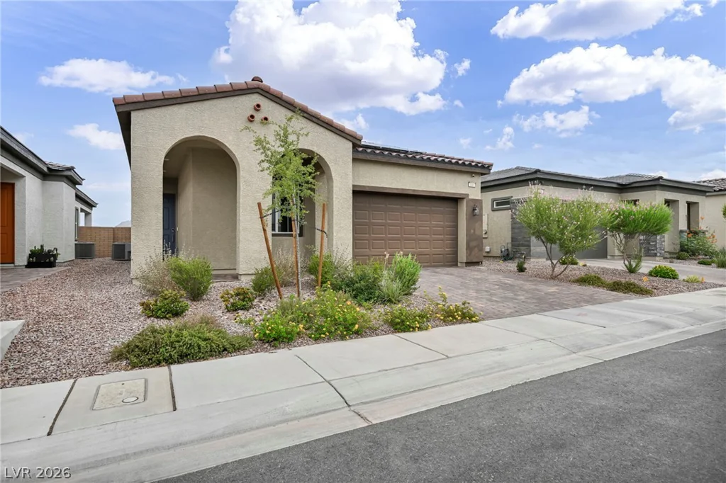 140 Royal Cascade, Henderson, NV 89011
