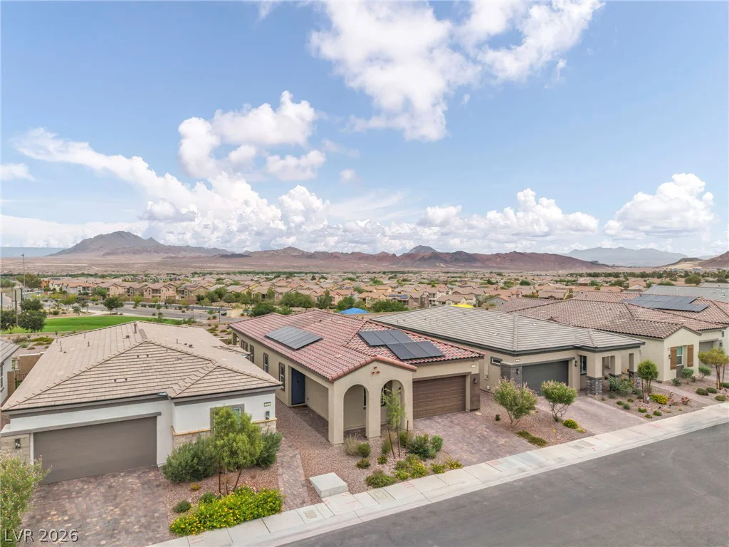 140 Royal Cascade, Henderson, NV 89011