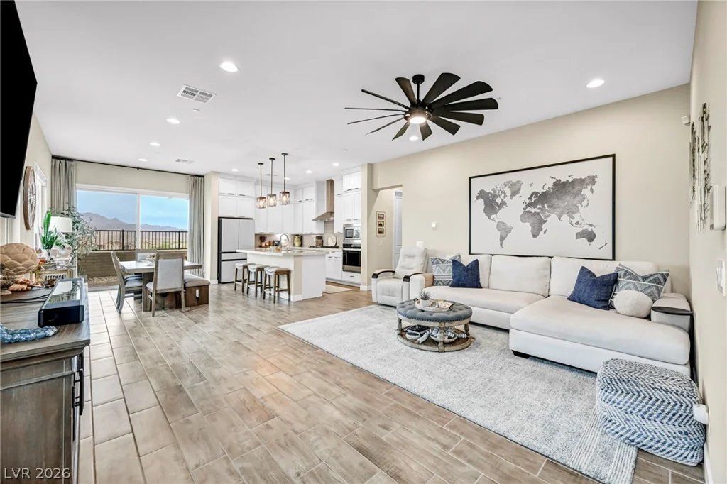140 Royal Cascade, Henderson, NV 89011