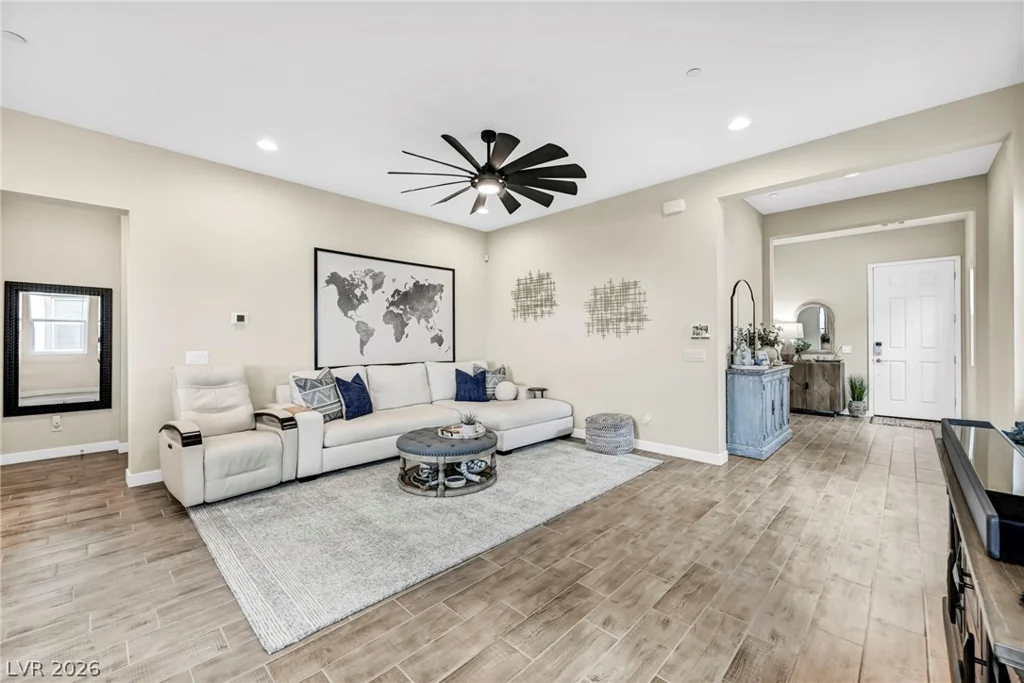140 Royal Cascade, Henderson, NV 89011