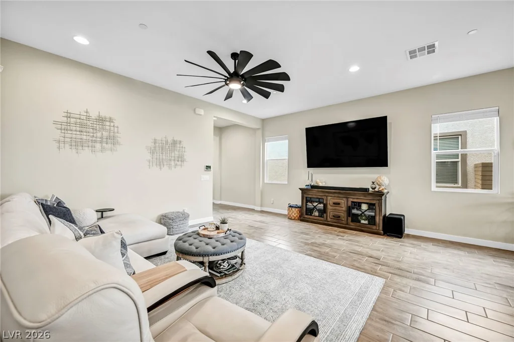 140 Royal Cascade, Henderson, NV 89011