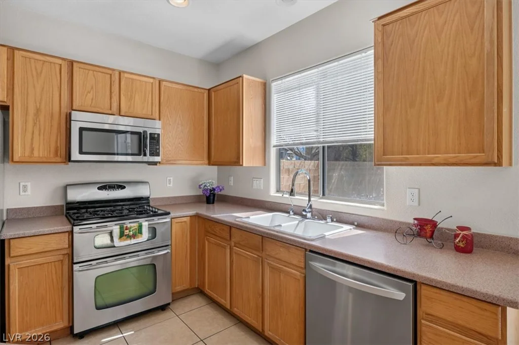 8032 Dancing Springs, Las Vegas, NV 89143