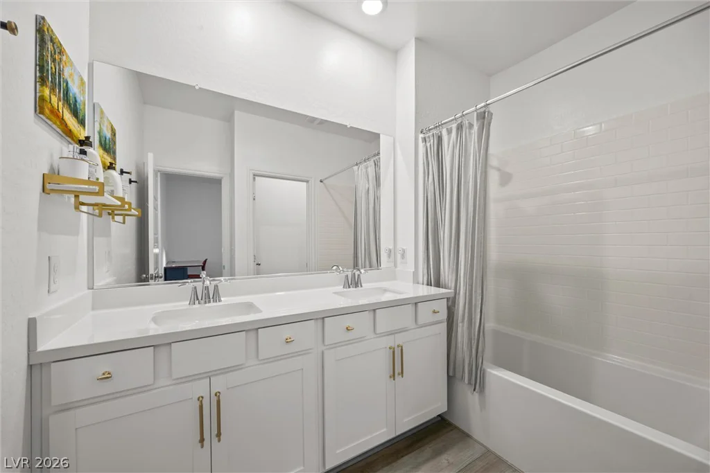 600 Carriage Hill, Las Vegas, NV 89138