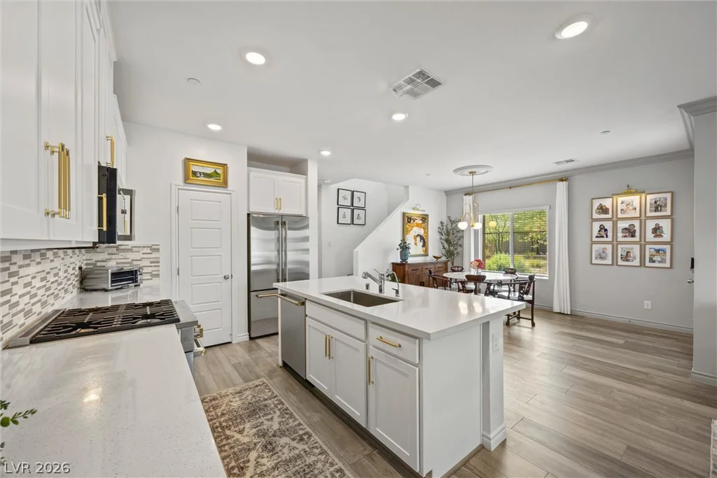 600 Carriage Hill, Las Vegas, NV 89138