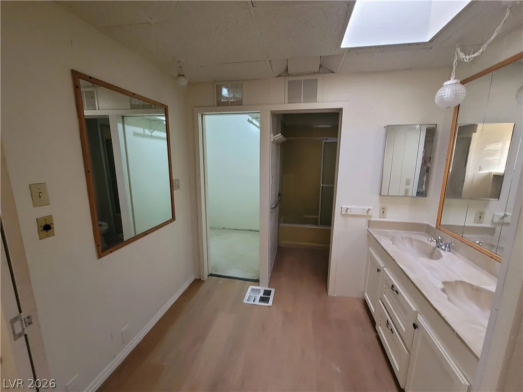 5495 Everglade, Las Vegas, NV 89142