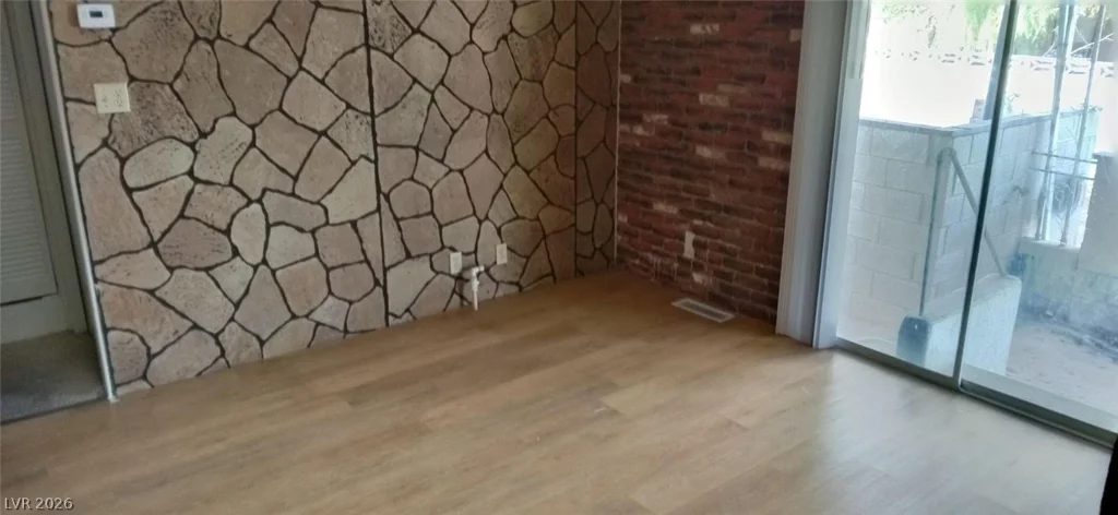 5495 Everglade, Las Vegas, NV 89142