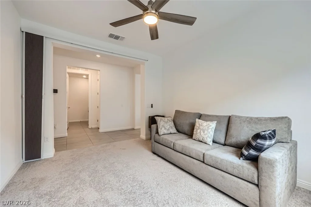 6519 Summershade, North Las Vegas, NV 89086