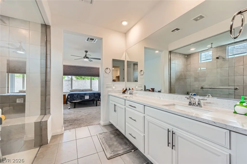 6519 Summershade, North Las Vegas, NV 89086