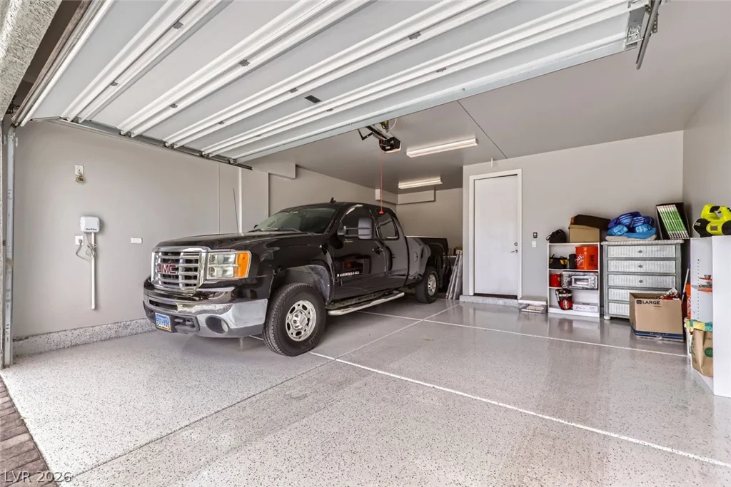 6519 Summershade, North Las Vegas, NV 89086
