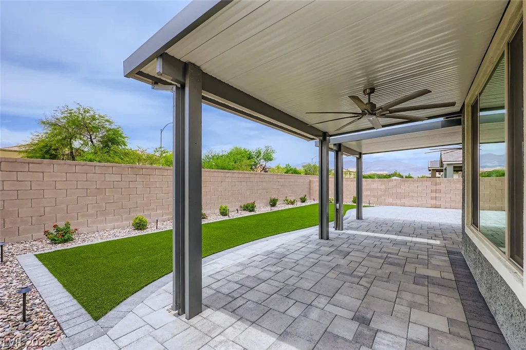 6519 Summershade, North Las Vegas, NV 89086