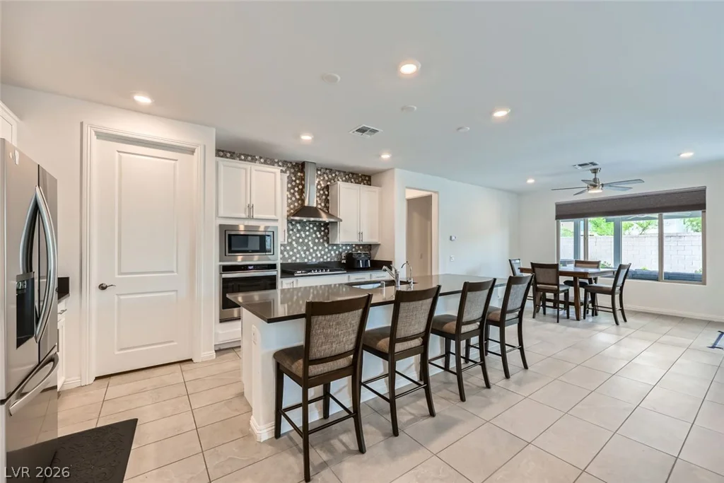 6519 Summershade, North Las Vegas, NV 89086