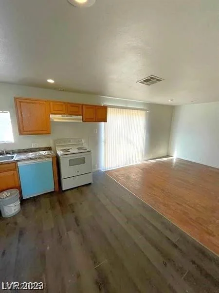 5556 Everglade, Las Vegas, NV 89142
