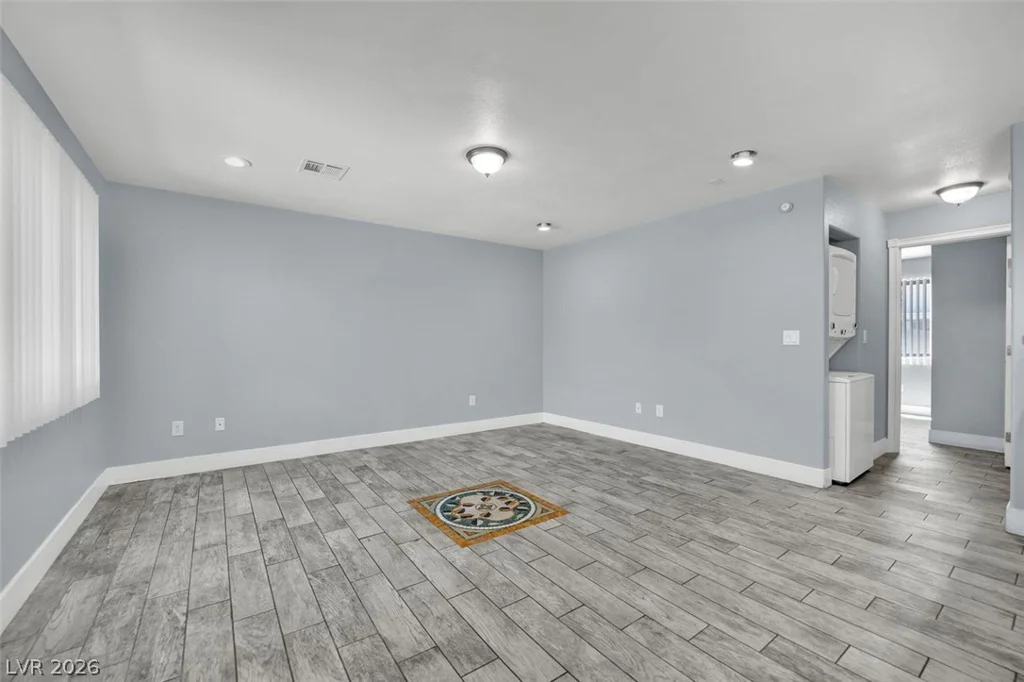 4300 Lamont, Las Vegas, NV 89115