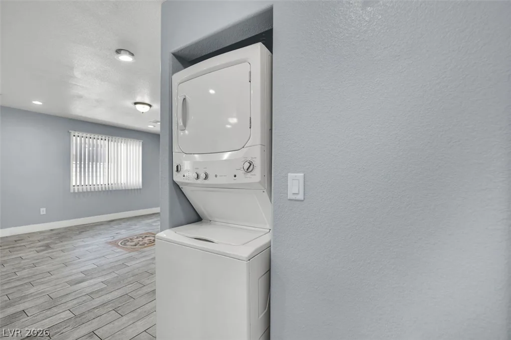 4300 Lamont, Las Vegas, NV 89115