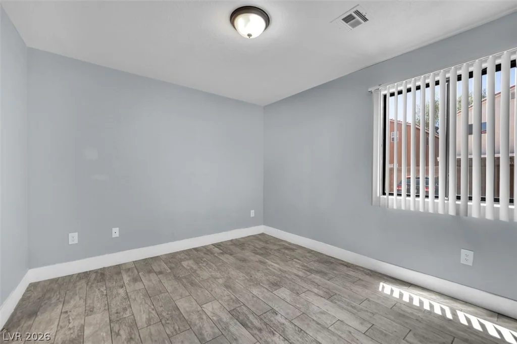 4300 Lamont, Las Vegas, NV 89115