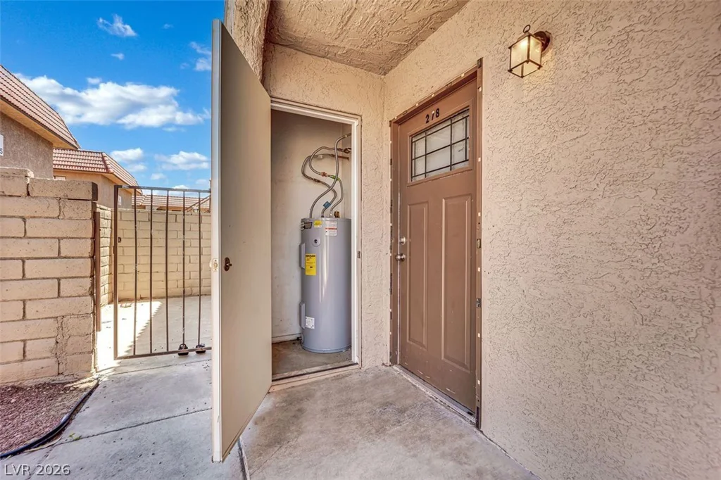 4300 Lamont, Las Vegas, NV 89115