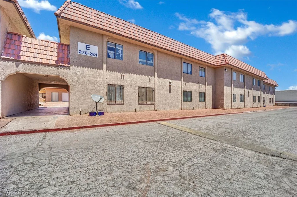 4300 Lamont, Las Vegas, NV 89115