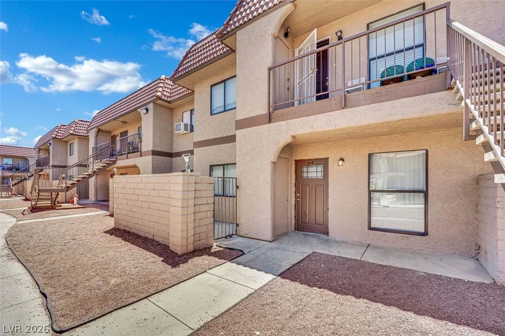 4300 Lamont, Las Vegas, NV 89115