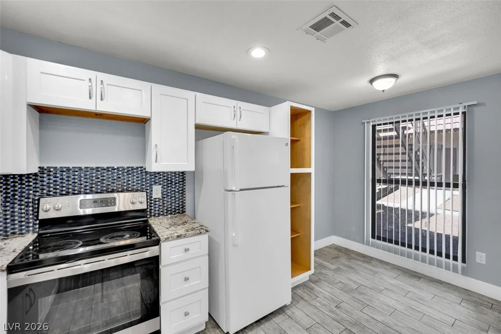 4300 Lamont, Las Vegas, NV 89115