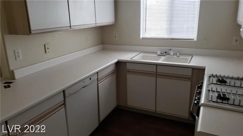 5750 Hacienda, Las Vegas, NV 89122