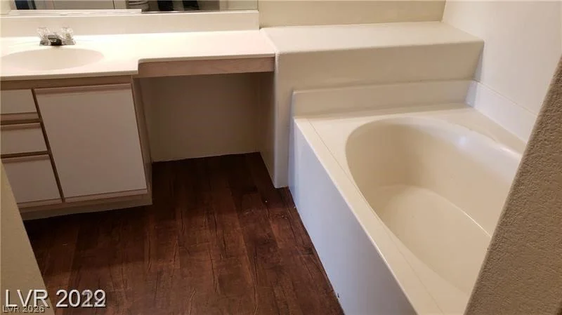5750 Hacienda, Las Vegas, NV 89122