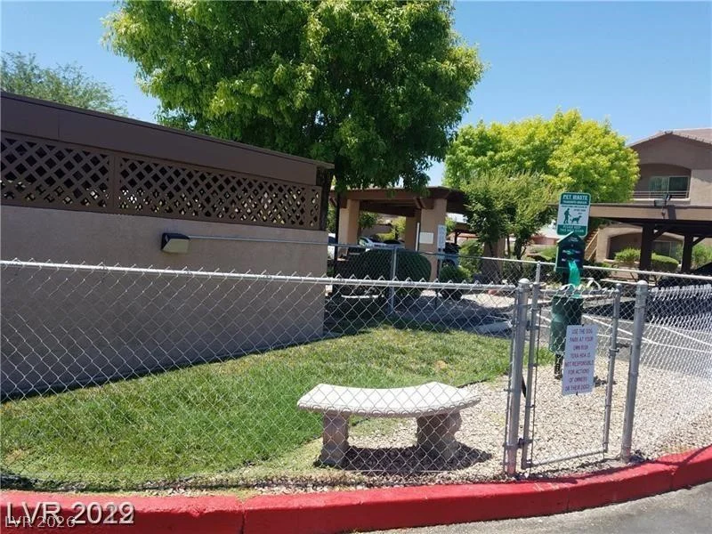 5750 Hacienda, Las Vegas, NV 89122