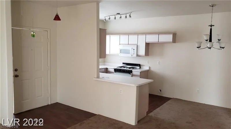 5750 Hacienda, Las Vegas, NV 89122