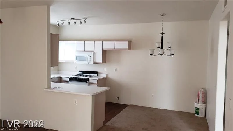 5750 Hacienda, Las Vegas, NV 89122