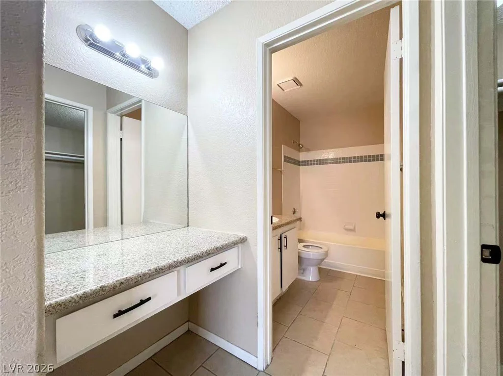 5260 Mission Monterey, Las Vegas, NV 89107