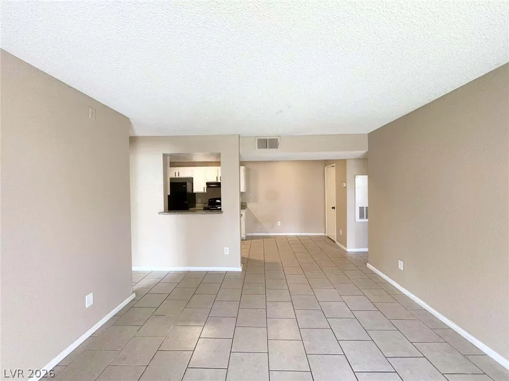 5260 Mission Monterey, Las Vegas, NV 89107
