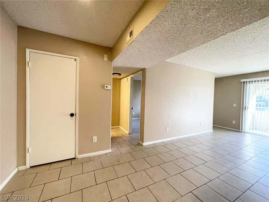 5260 Mission Monterey, Las Vegas, NV 89107