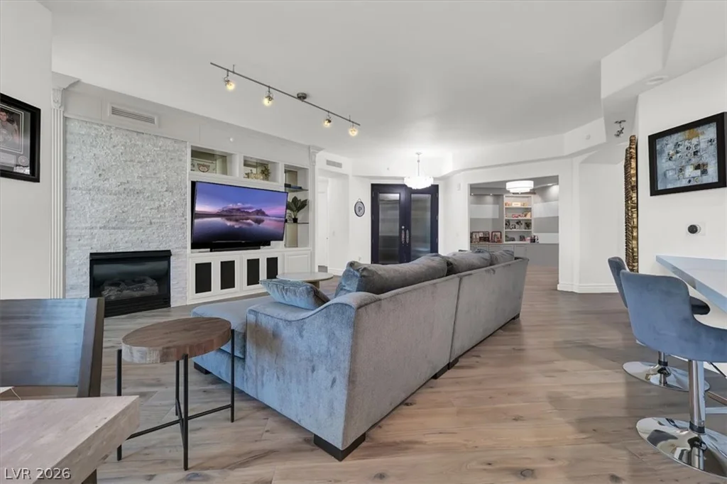 9101 Alta, Las Vegas, NV 89145