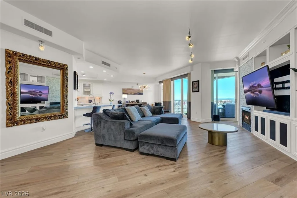 9101 Alta, Las Vegas, NV 89145