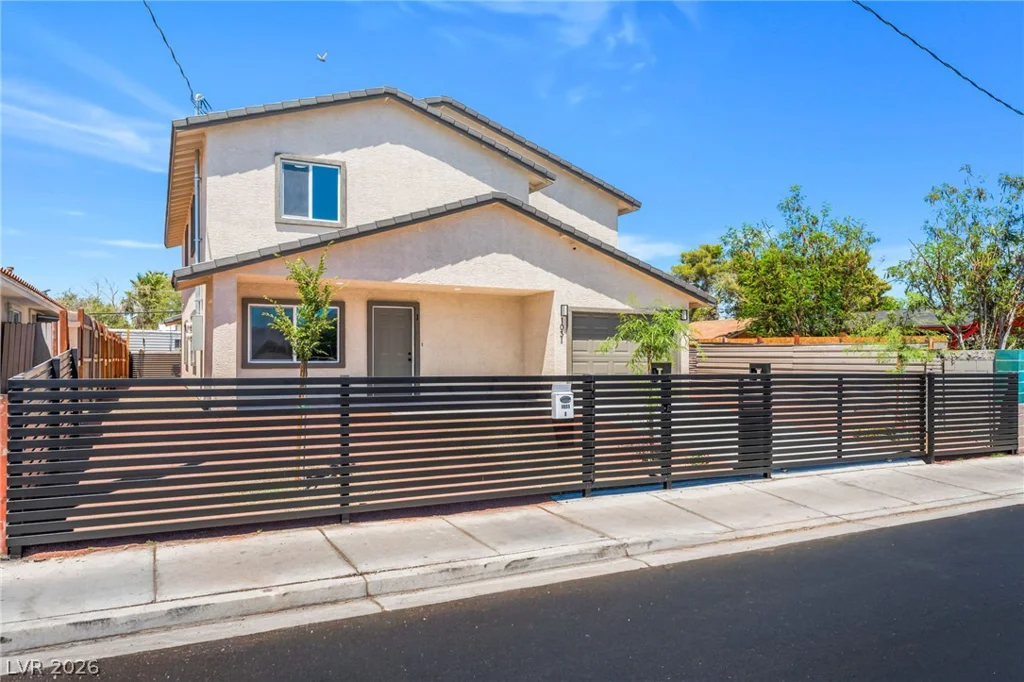 1031 Palm, Las Vegas, NV 89104