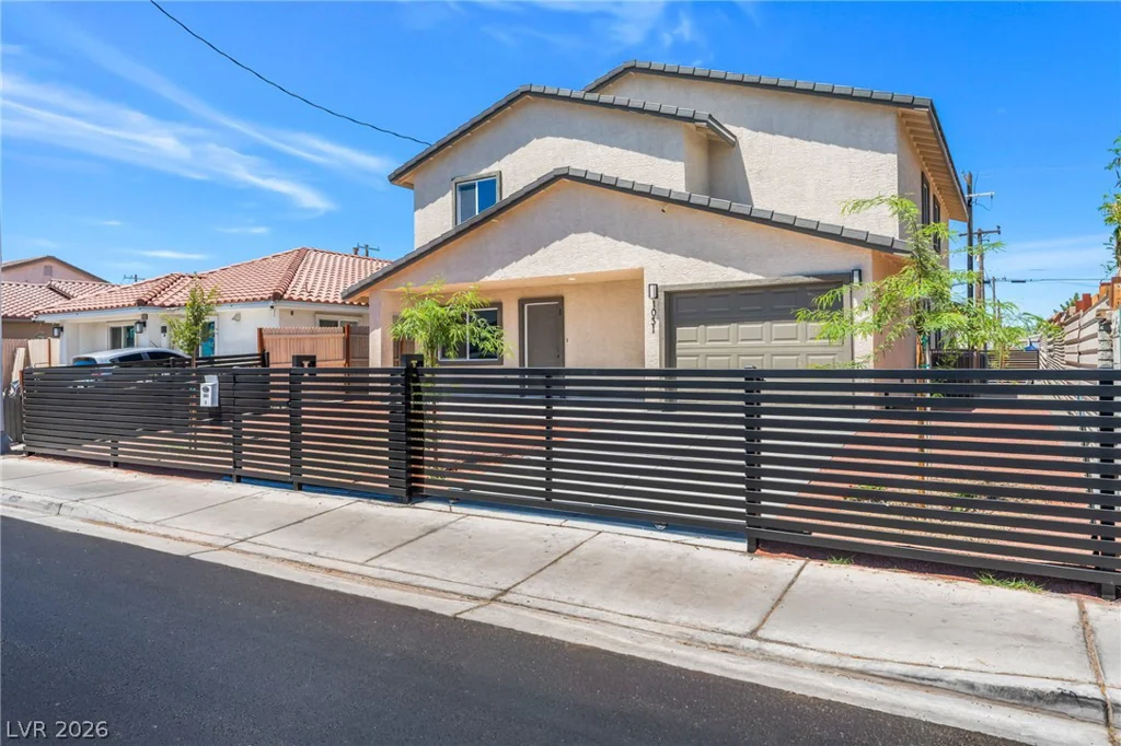 1031 Palm, Las Vegas, NV 89104