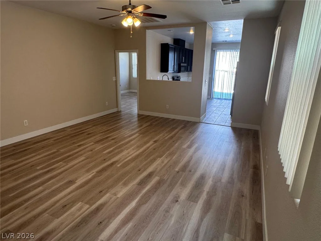 3962 Coyote Ridge, Las Vegas, NV 89129