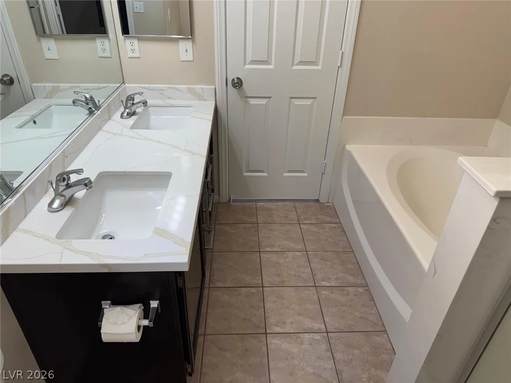3962 Coyote Ridge, Las Vegas, NV 89129