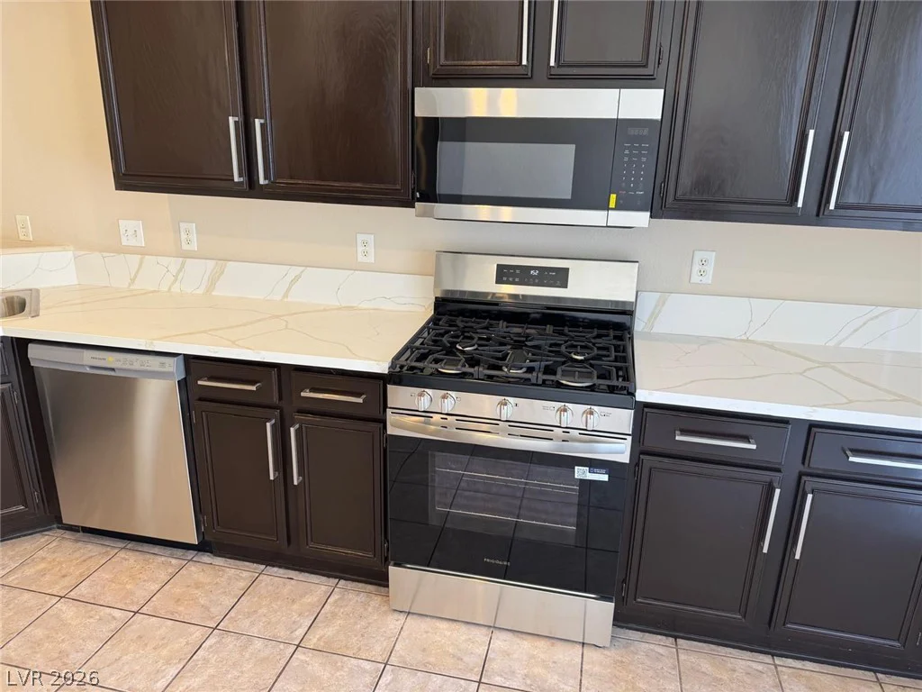 3962 Coyote Ridge, Las Vegas, NV 89129