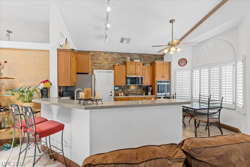 1494 Carriagedale, Las Vegas, NV 89110