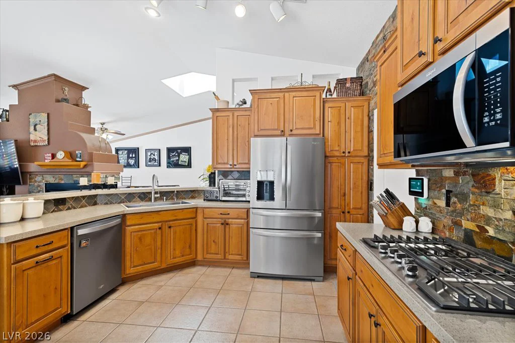 1494 Carriagedale, Las Vegas, NV 89110