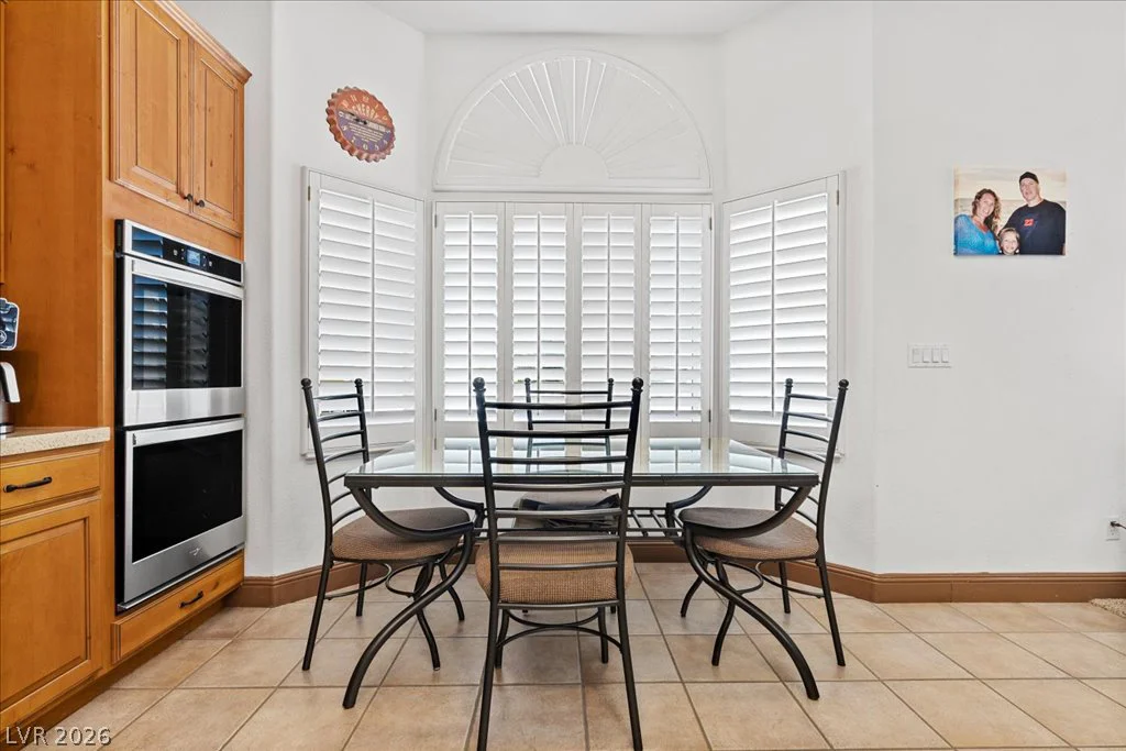 1494 Carriagedale, Las Vegas, NV 89110