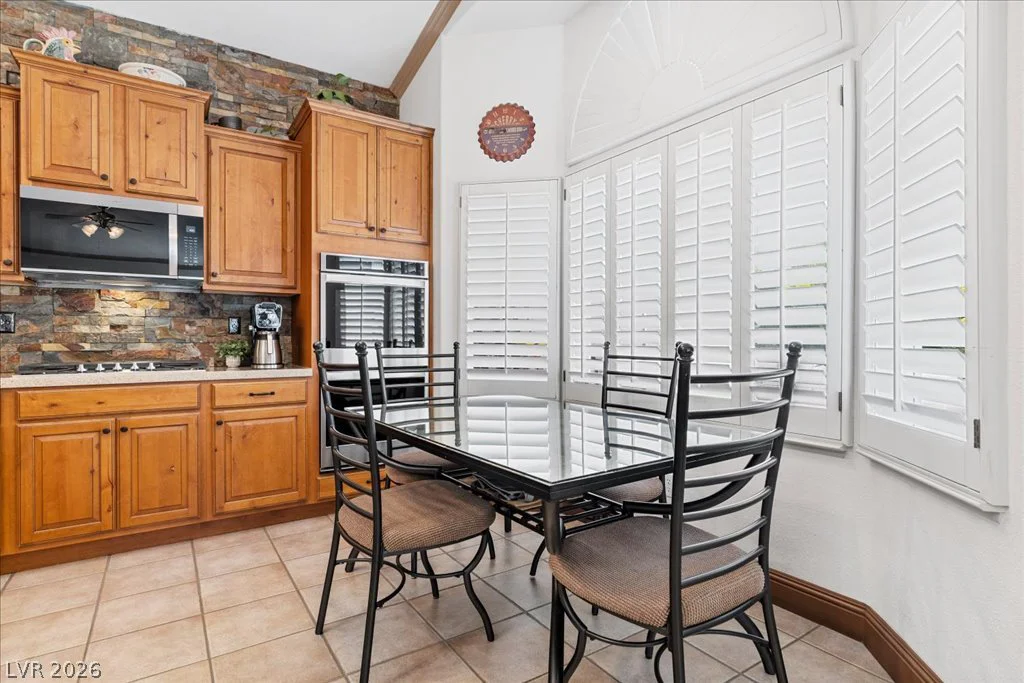 1494 Carriagedale, Las Vegas, NV 89110