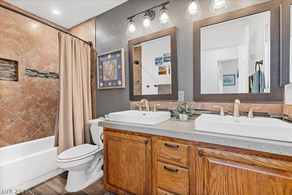 1494 Carriagedale, Las Vegas, NV 89110