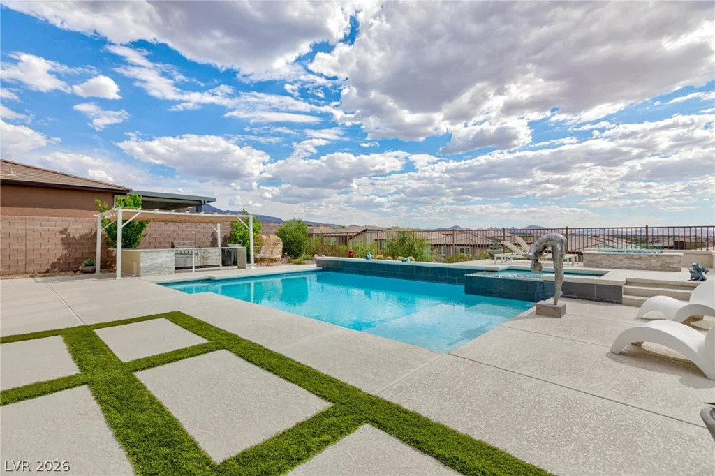 2153 King Crest, Henderson, NV 89052