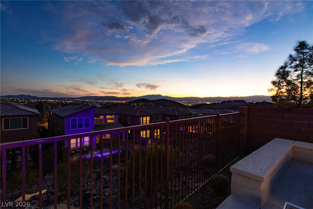 2153 King Crest, Henderson, NV 89052