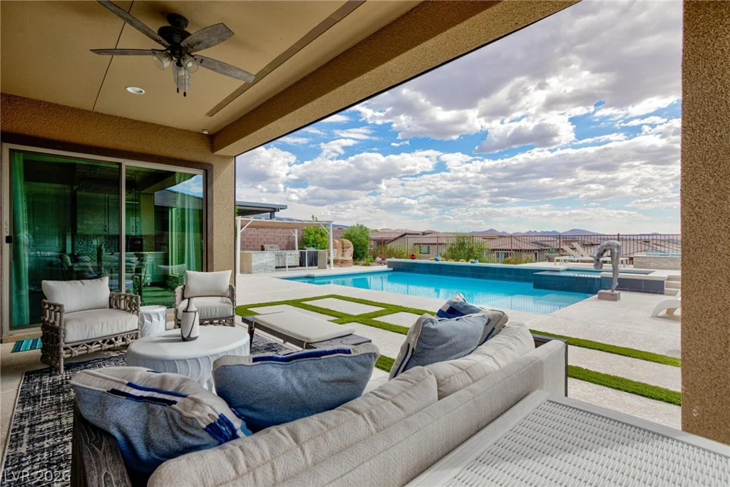 2153 King Crest, Henderson, NV 89052