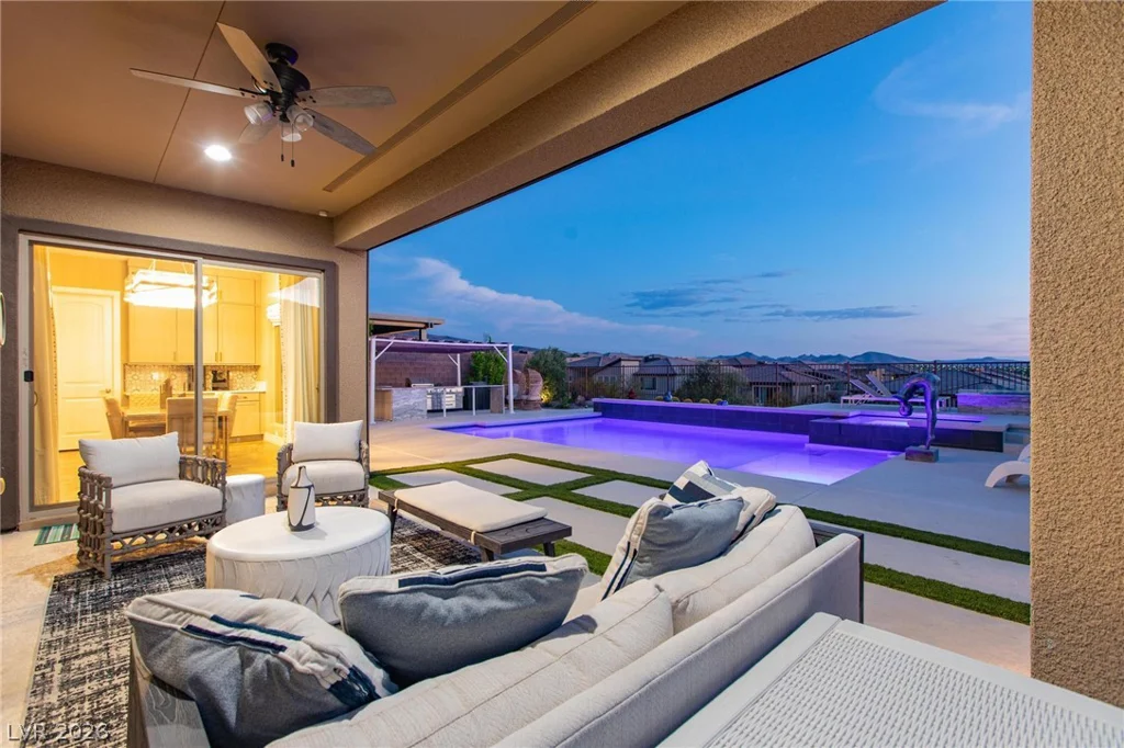 2153 King Crest, Henderson, NV 89052