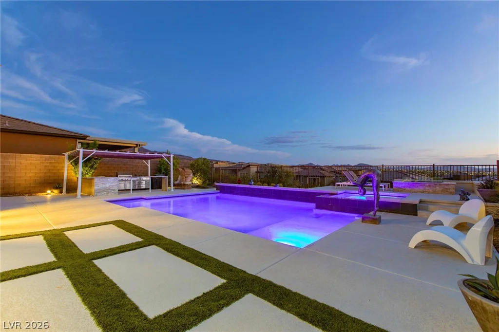 2153 King Crest, Henderson, NV 89052