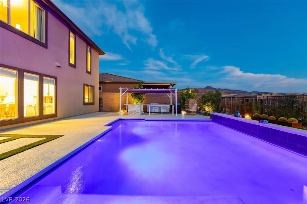 2153 King Crest, Henderson, NV 89052